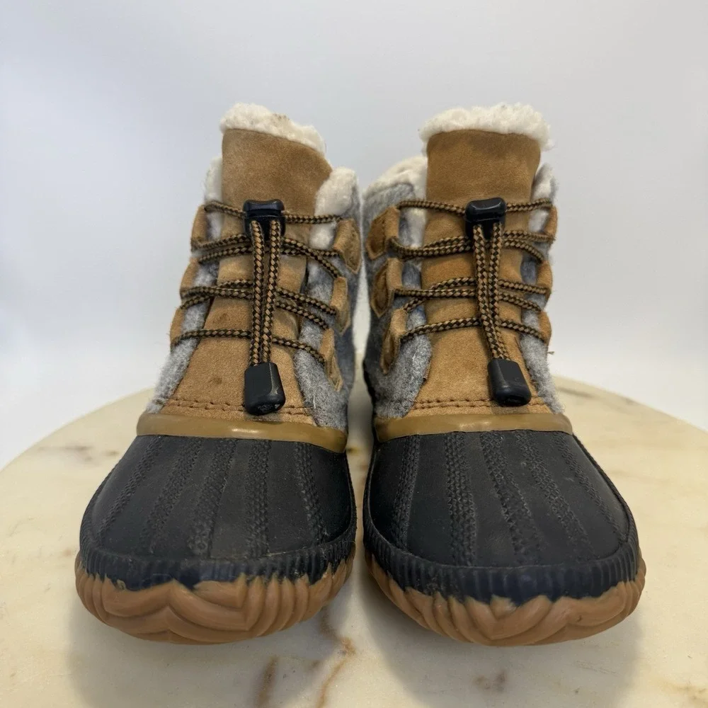 Sorel Women's Out n About Plus Wool Insulated Waterproof Duck Boots Size 5
